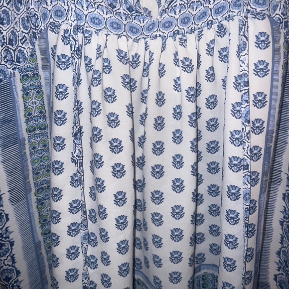 GAP Blouse - Picture 3 of 3